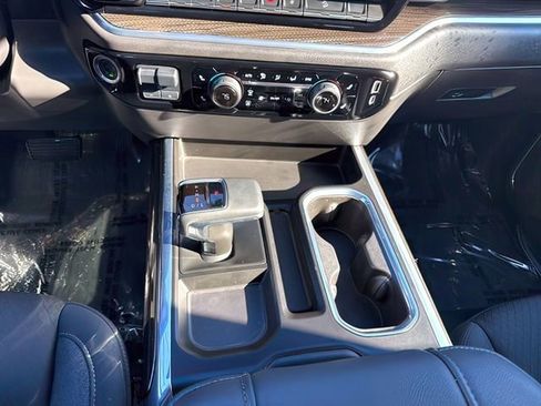 Used 2024 Chevrolet Silverado 1500 LT Trail Boss w/ Convenience Package II image 27