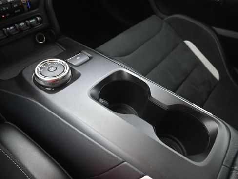 Used 2020 Ford Mustang Shelby GT500 w/ Carbon Fiber Track Pack RWD image 9