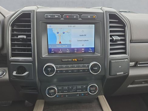Used 2020 Ford Expedition Limited w/ Equipment Group 301A image 17