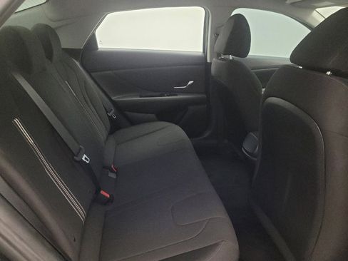 Used 2022 Hyundai Elantra SEL w/ Convenience Package FWD image 19