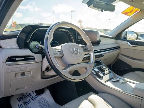 Used 2024 Hyundai Palisade Calligraphy image 21