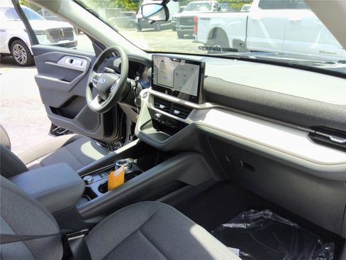 New 2026 Ford Explorer Active RWD image 30
