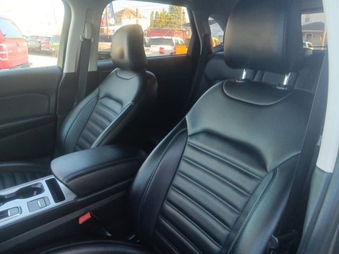 Used 2022 Ford Edge SEL image 22