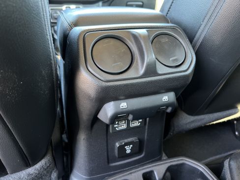 Used 2021 Jeep Wrangler Unlimited Sahara AWD/4WD image 37