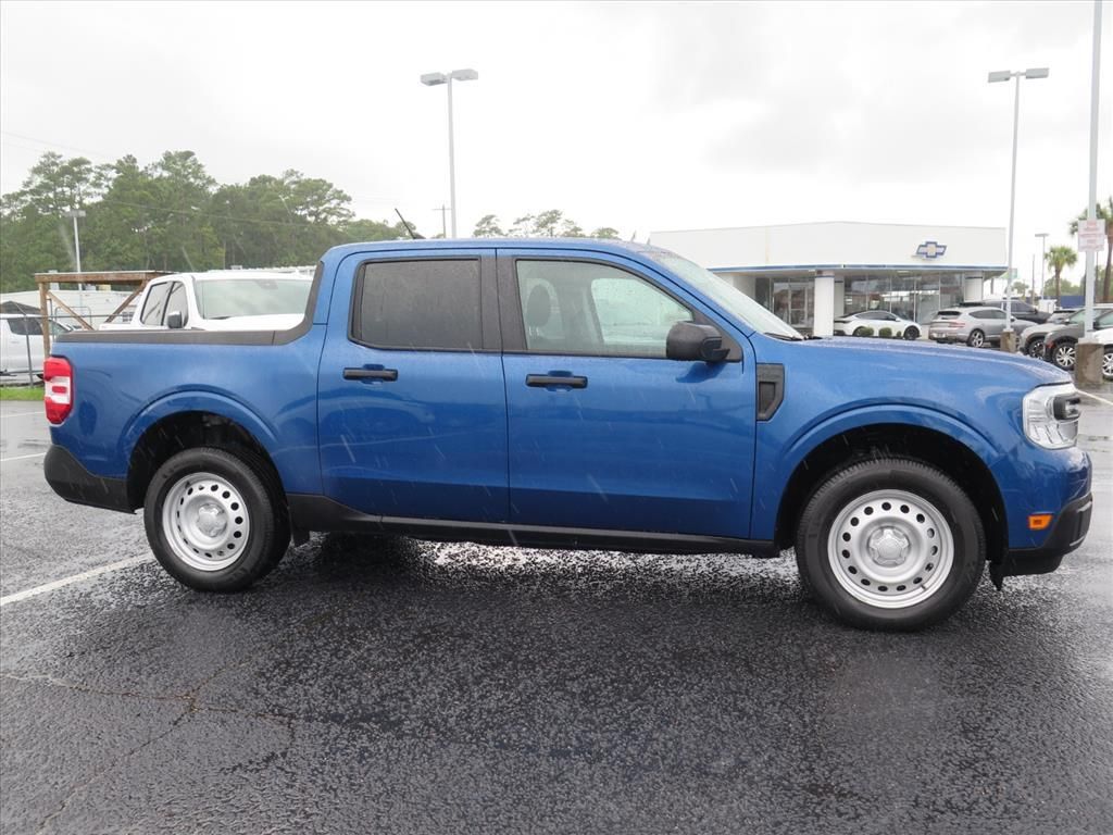 Used 2023 Ford Maverick XL FWD image 2