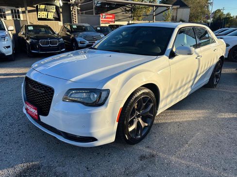 Used 2023 Chrysler 300 S RWD image 2