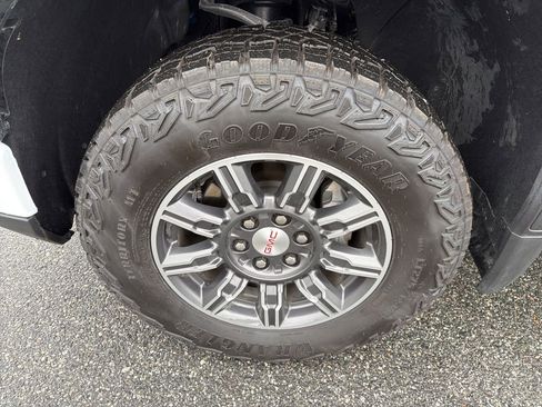 Used 2025 GMC Sierra 1500 AT4 image 11