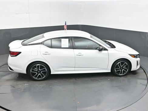 Used 2024 Nissan Sentra SR FWD image 42