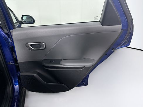 Used 2025 Kia K4 LXS image 28