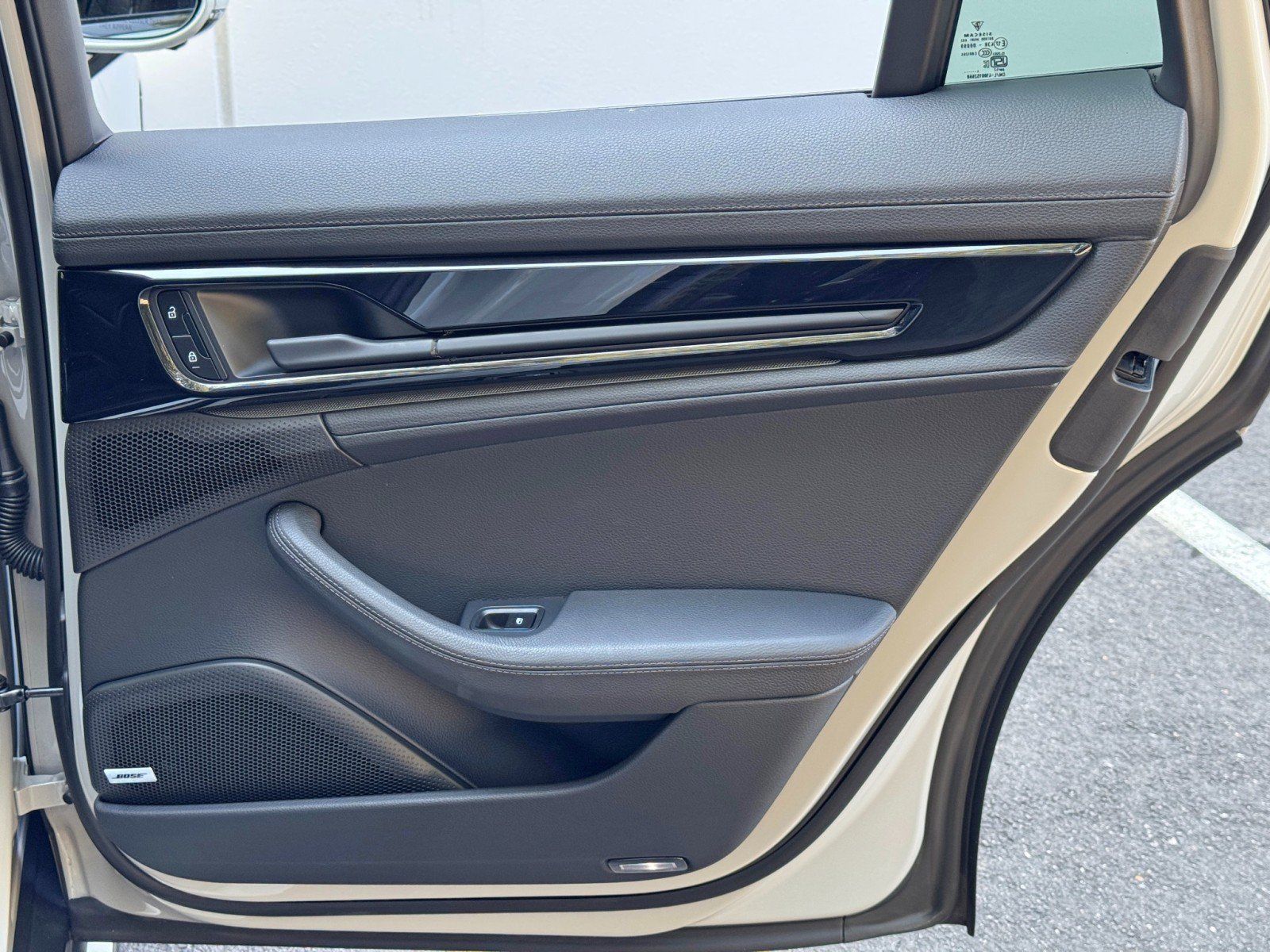 Used 2025 Porsche Panamera image 52