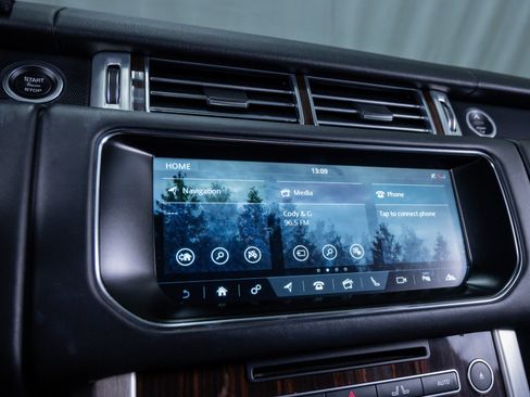 Used 2017 Land Rover Range Rover HSE image 25