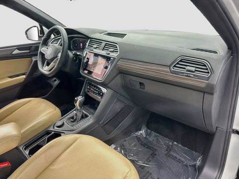 Used 2022 Volkswagen Tiguan SEL R-Line AWD/4WD image 31