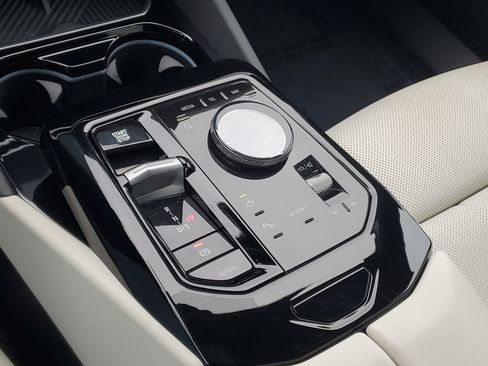 Used 2025 BMW 530i xDrive w/ M Sport Package image 20