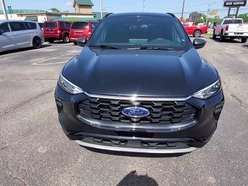 Used 2023 Ford Escape ST-Line w/ Tech Pack #1 AWD/4WD image 3