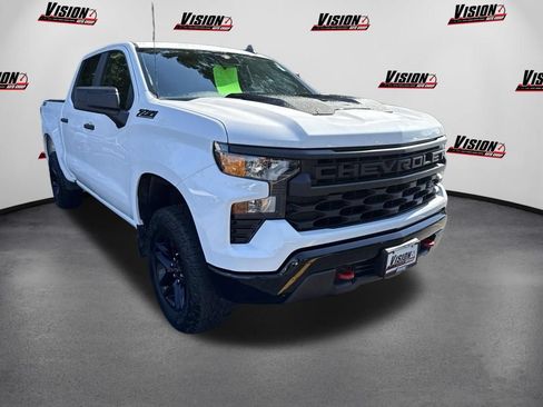 Used 2024 Chevrolet Silverado 1500 Custom Trail Boss w/ LPO, Dark Essentials Package AWD/4WD image 3