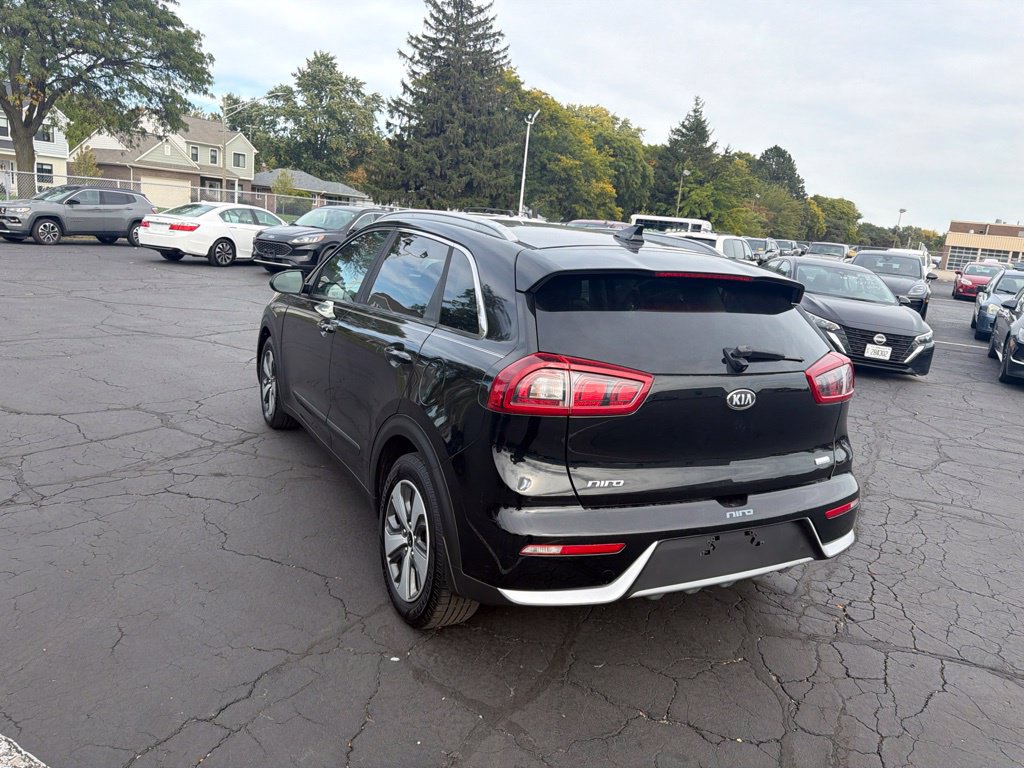 Used 2017 Kia Niro LX FWD image 8