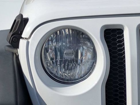 Used 2020 Jeep Wrangler Sport AWD/4WD image 9