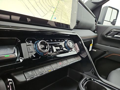 New 2026 GMC Sierra 2500 AT4 w/ AT4 Premium Plus Package AWD/4WD image 18