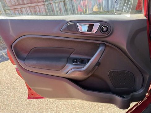 Used 2016 Ford Fiesta SE image 20