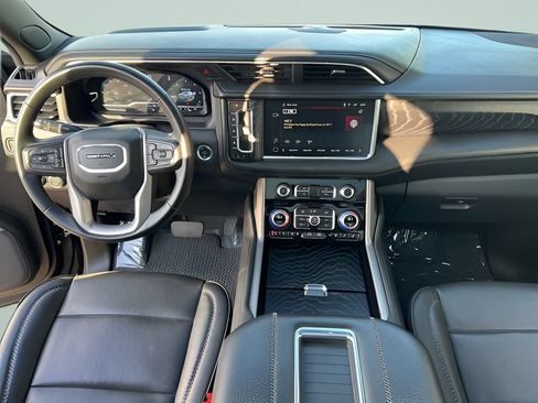 Used 2024 GMC Yukon XL Denali AWD/4WD image 9