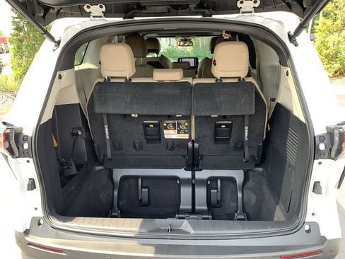 Certified 2022 Toyota Sienna XLE FWD image 35