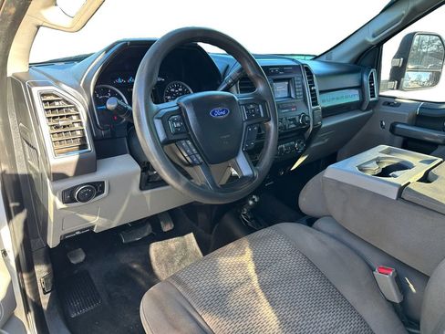 Used 2017 Ford F250 XLT image 12