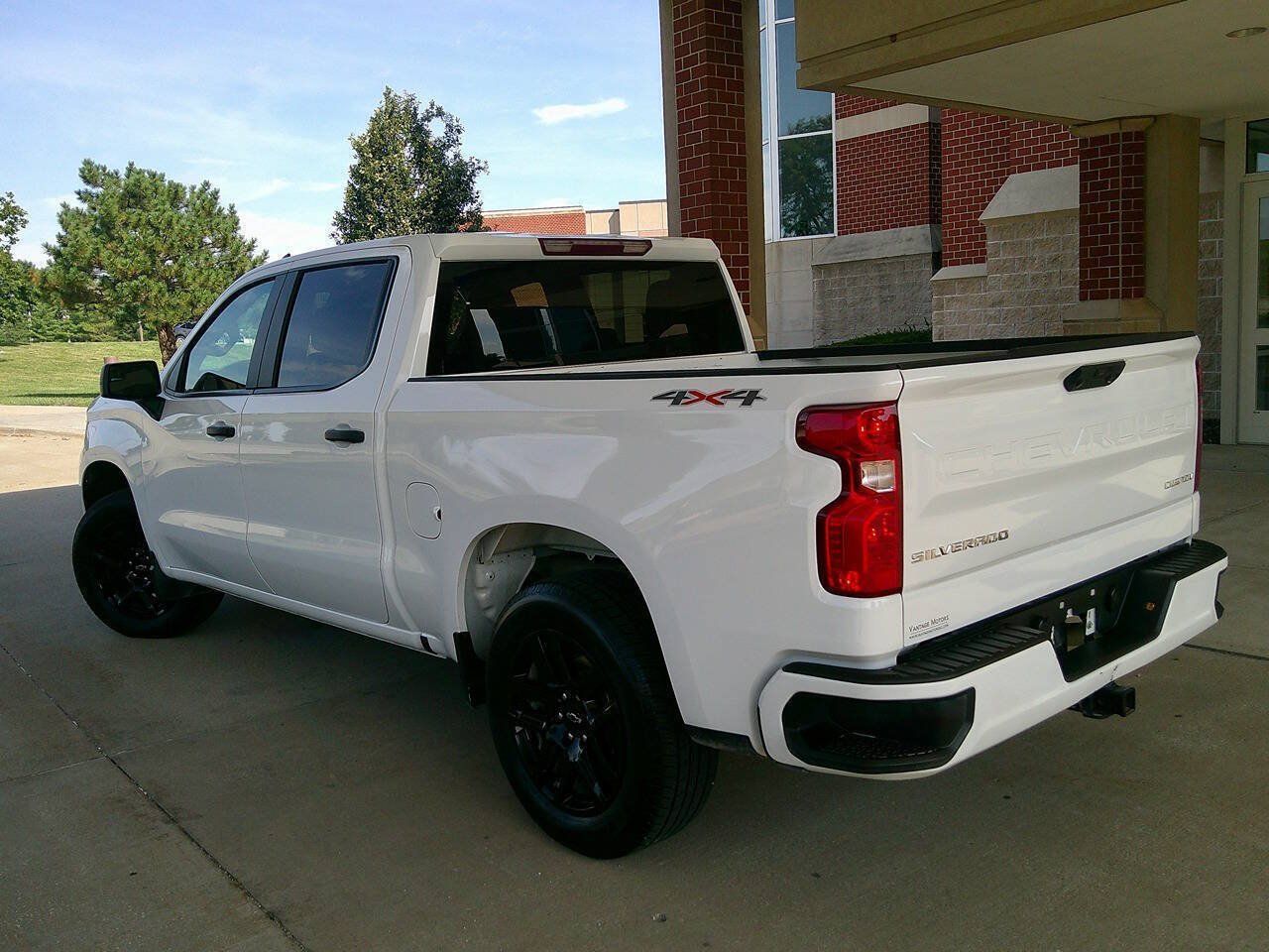 Used 2025 Chevrolet Silverado 1500 Custom AWD/4WD image 5