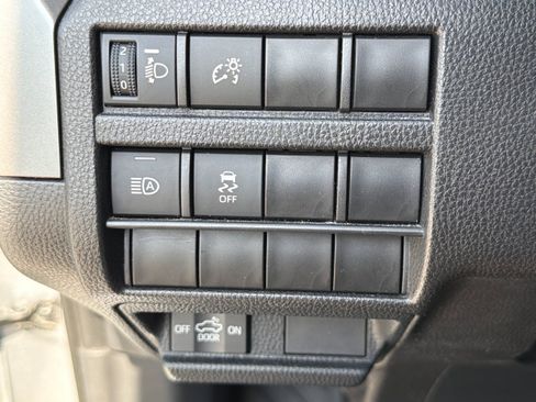 Certified 2024 Toyota Tacoma SR5 AWD/4WD image 18