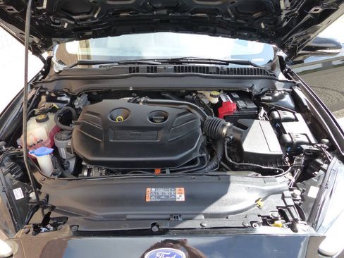 Used 2016 Ford Fusion Titanium FWD image 17