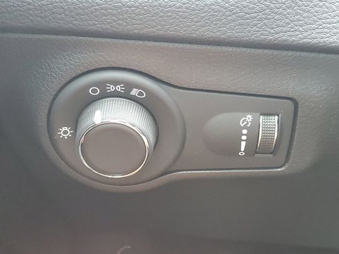 Used 2019 Jeep Compass Sport w/ Tech Group image 23