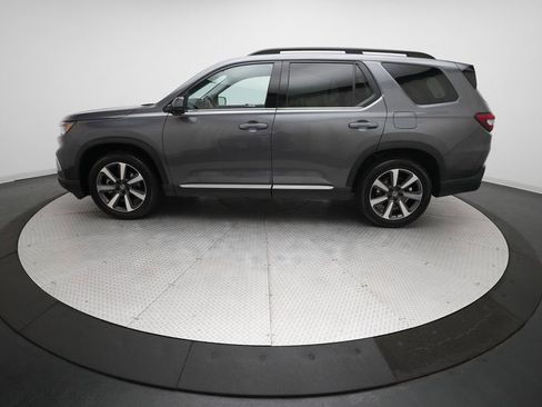 Used 2024 Honda Pilot Touring image 25
