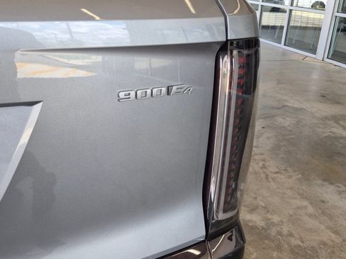 Used 2026 Cadillac Vistiq Sport AWD/4WD image 8
