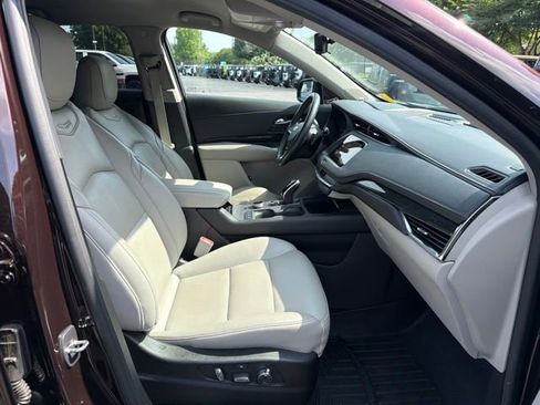 Used 2021 Cadillac XT4 Premium Luxury AWD/4WD image 11