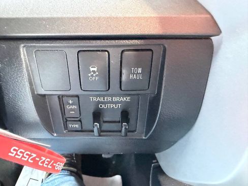Used 2016 Toyota Tundra SR5 AWD/4WD image 25