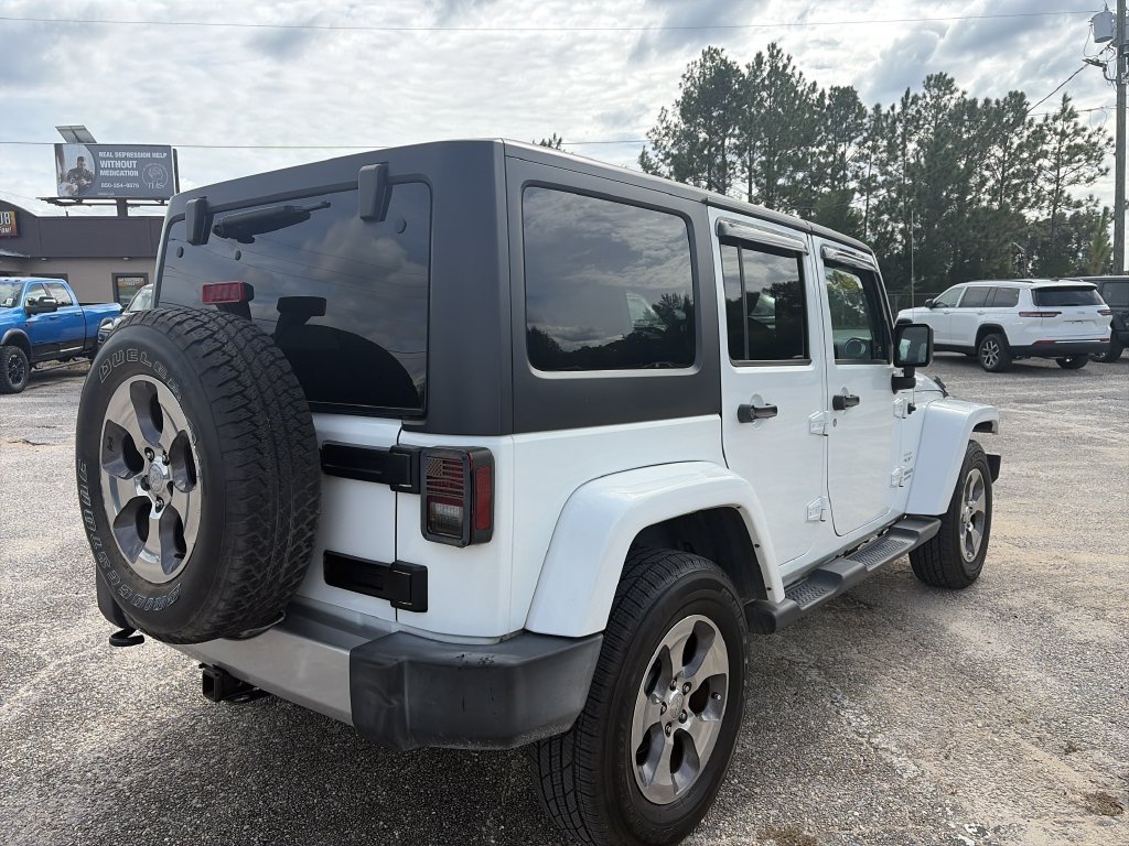 Used 2017 Jeep Wrangler Unlimited Sahara w/ Connectivity Group AWD/4WD image 6