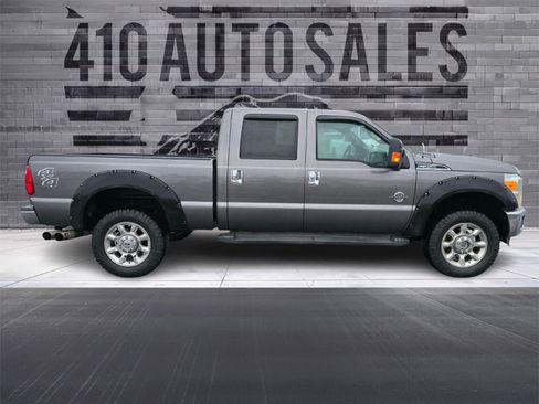 Used 2011 Ford F350 Lariat image 2