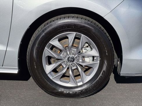 Used 2024 Toyota Sienna LE image 26