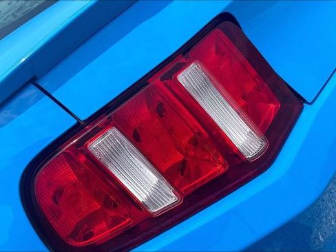 Used 2010 Ford Mustang Coupe RWD image 30