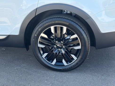 Certified 2024 Kia Telluride SX Prestige w/ Towing Package image 6