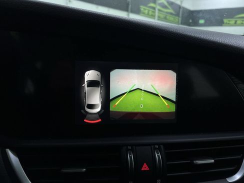 Used 2019 Alfa Romeo Giulia RWD image 4
