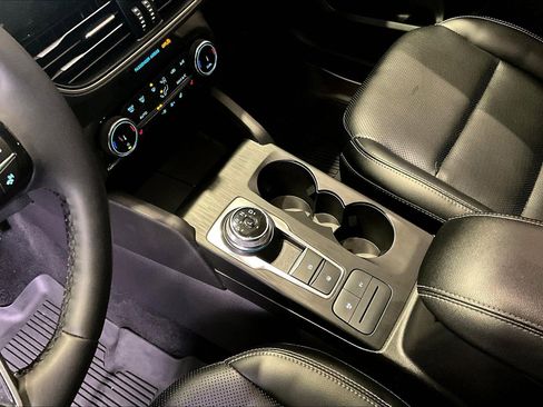 Used 2022 Ford Escape SEL image 17