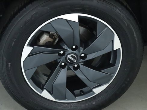 Certified 2024 Nissan Rogue SV image 12