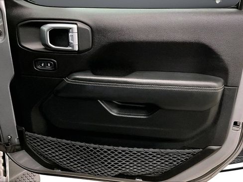Used 2019 Jeep Wrangler Unlimited Sahara AWD/4WD image 29