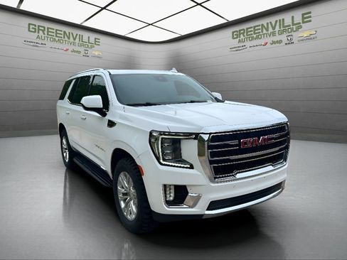 Used 2024 GMC Yukon SLT AWD/4WD image 3