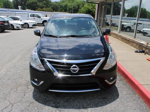 Used 2018 Nissan Versa SV w/ SV Special Edition Package FWD image 2