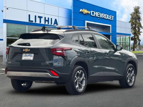 New 2026 Chevrolet Trax LT w/ Driver Confidence Package FWD image 2