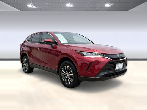 Used 2022 Toyota Venza LE AWD/4WD image 7