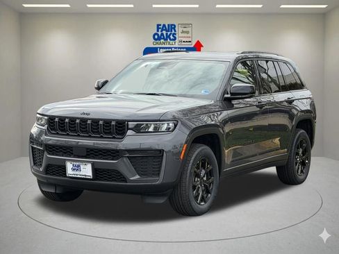 New 2026 Jeep Grand Cherokee 4WD image 2
