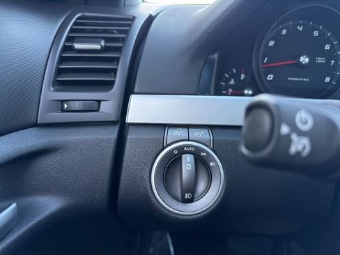 Used 2009 Pontiac G8 w/ Premium Package image 13