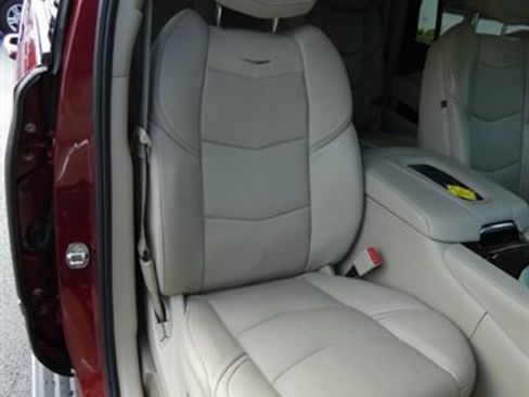 Used 2017 Cadillac Escalade ESV Luxury RWD image 53